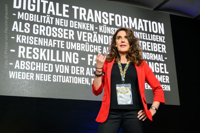 Event mit Anja Förster live auf der Bühne