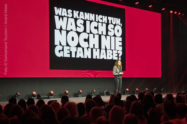 Event mit Anja Förster live auf der Bühne