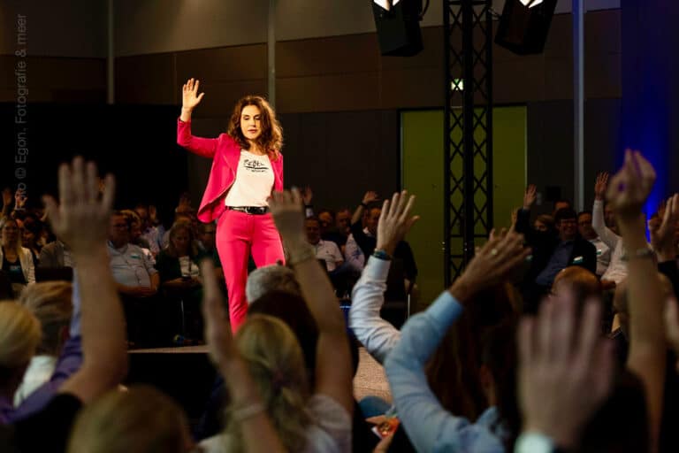 Event mit Anja Förster live auf der Bühne